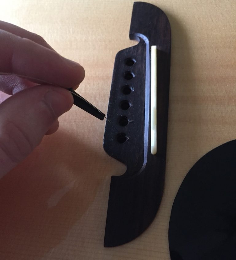 Stringing a Guitar Complete HowTo Guide (Acoustic Edition)