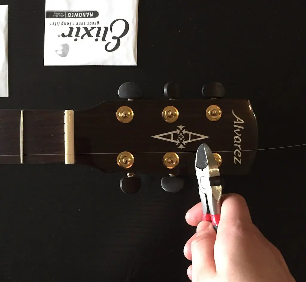 pre cut guitar strings